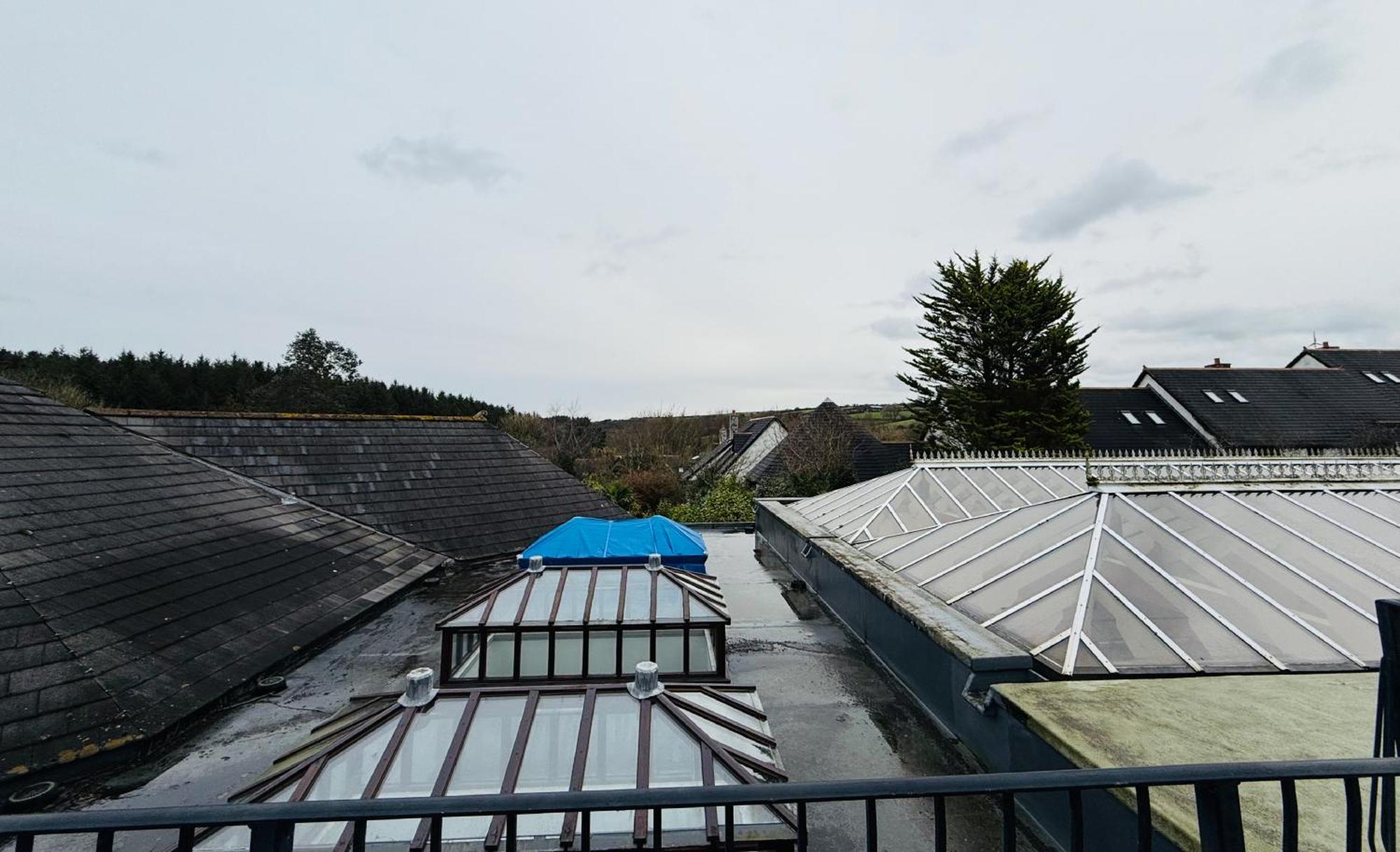 Hustyns Hotel Saint Wenn Bagian luar foto