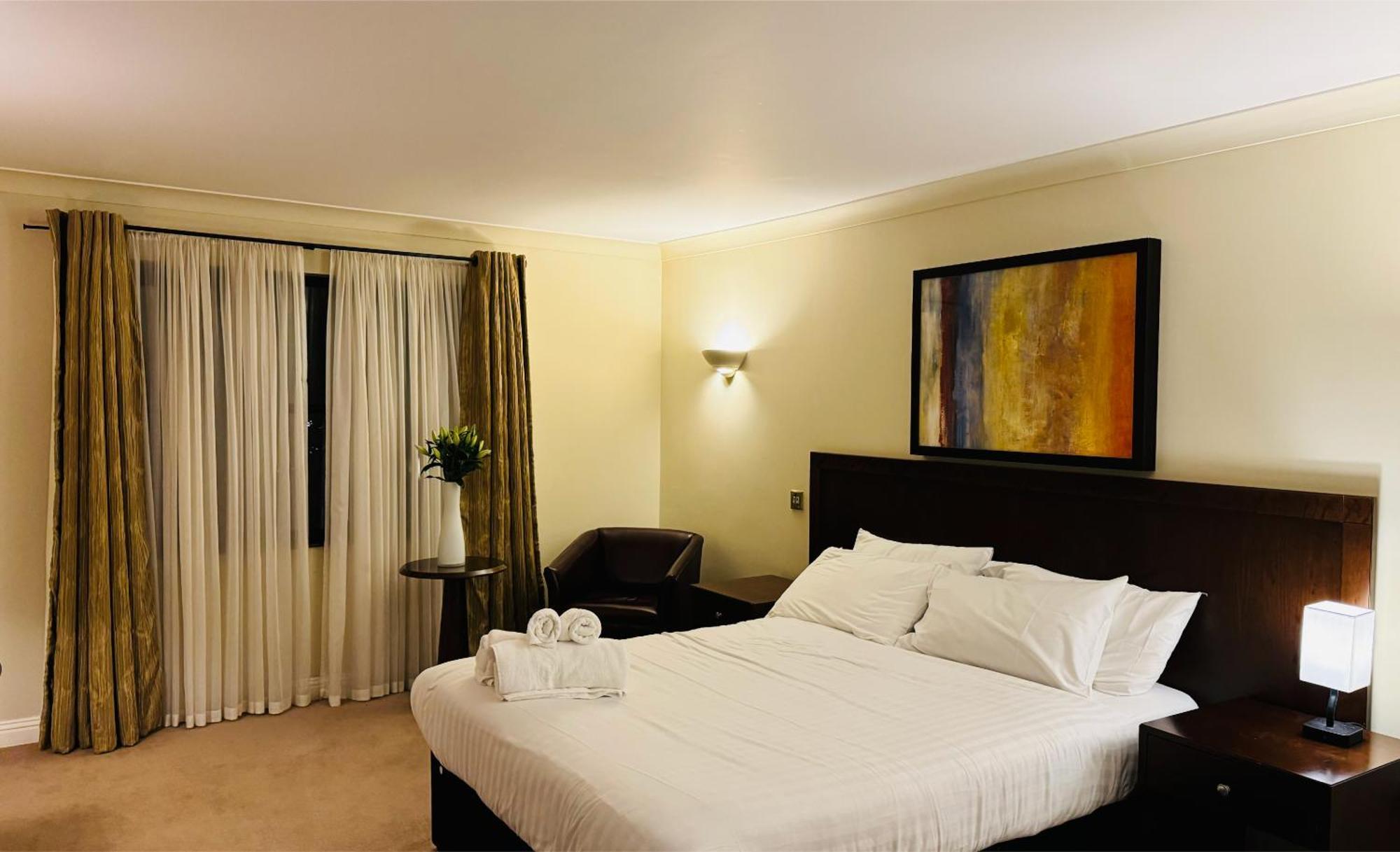 Hustyns Hotel Saint Wenn Bagian luar foto
