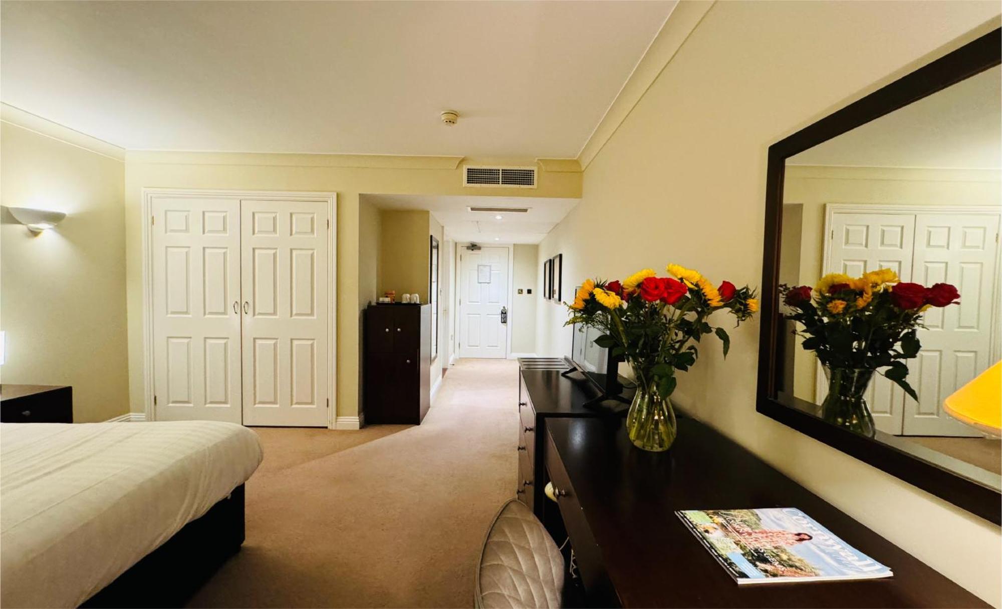 Hustyns Hotel Saint Wenn Bagian luar foto