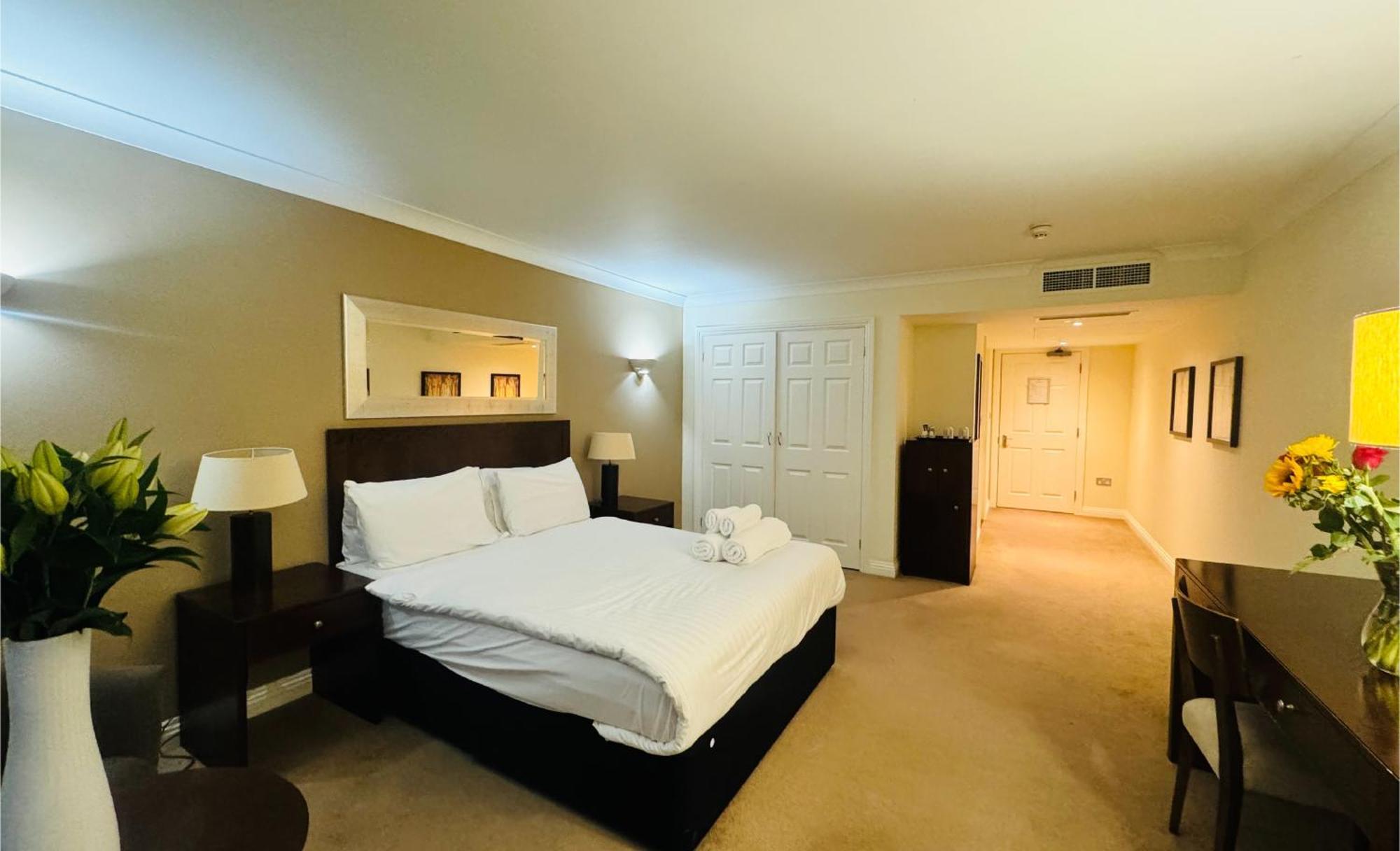 Hustyns Hotel Saint Wenn Bagian luar foto
