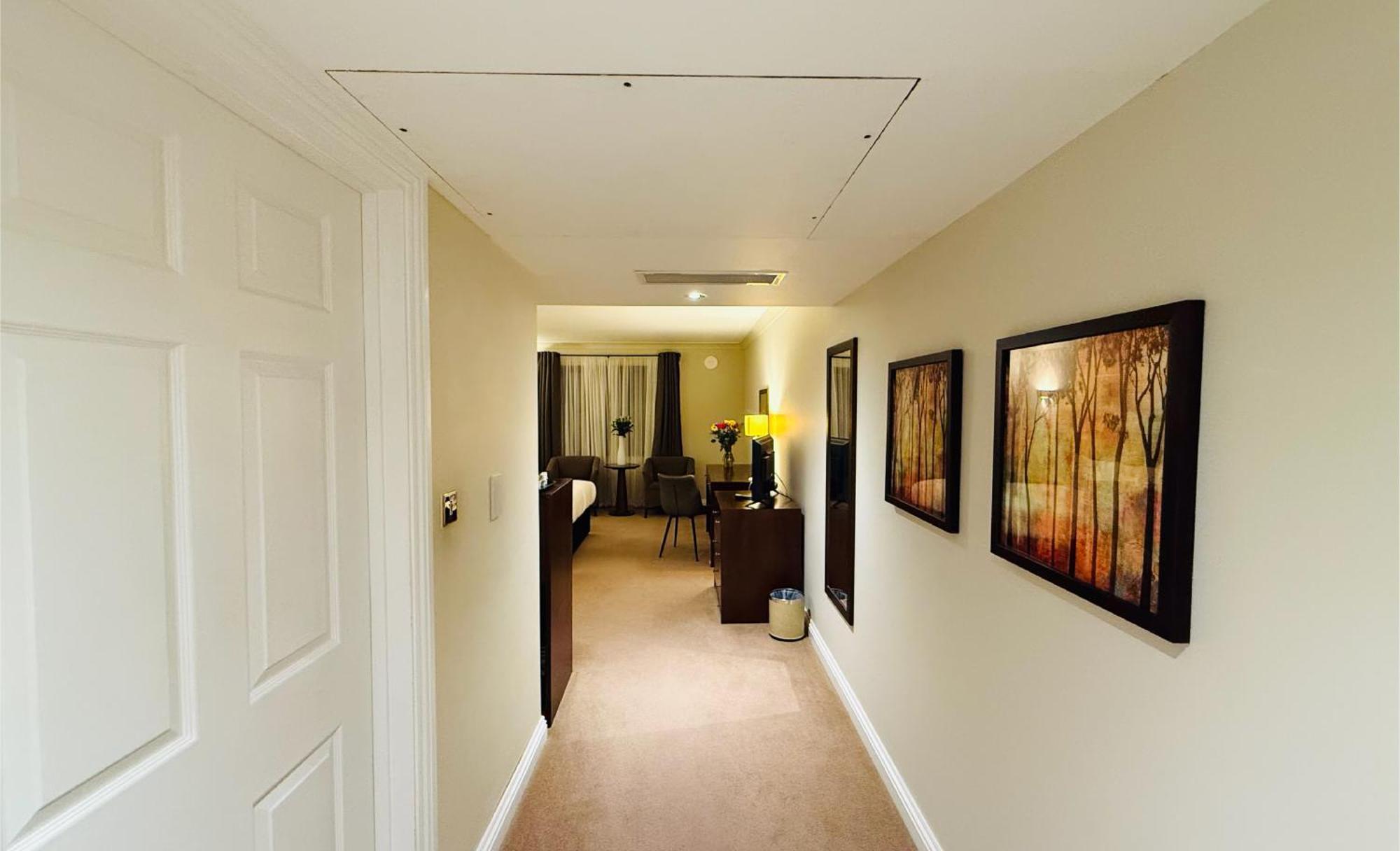 Hustyns Hotel Saint Wenn Bagian luar foto