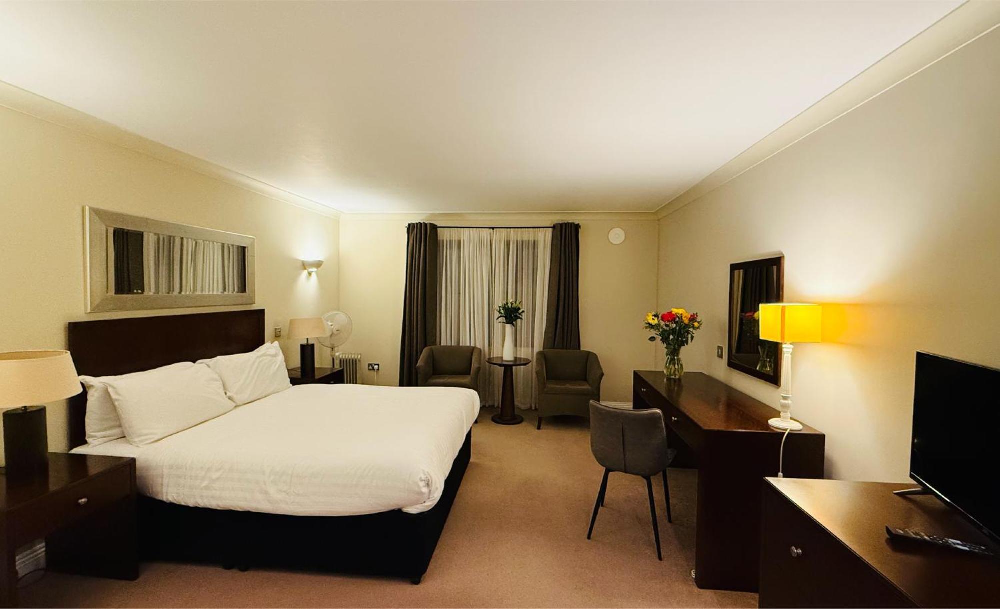 Hustyns Hotel Saint Wenn Bagian luar foto
