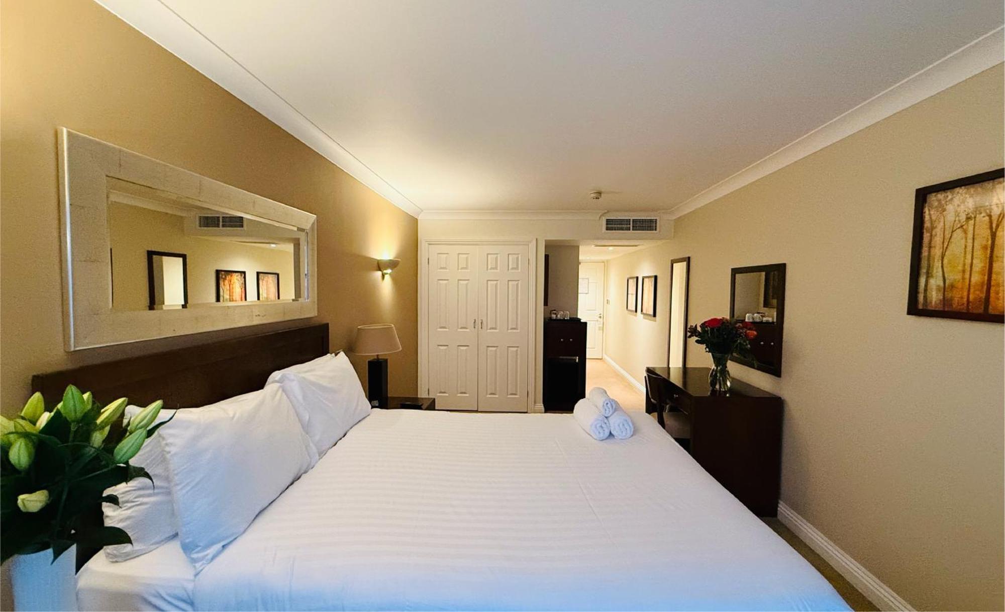 Hustyns Hotel Saint Wenn Bagian luar foto