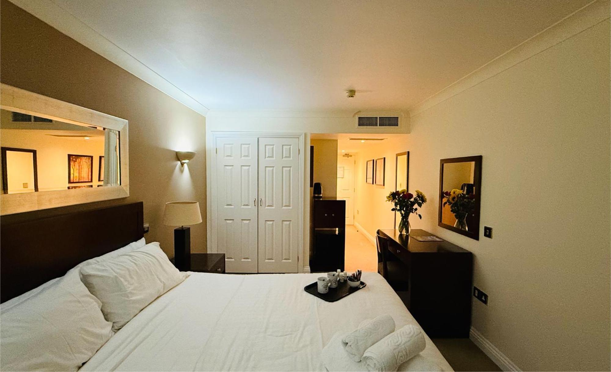 Hustyns Hotel Saint Wenn Bagian luar foto