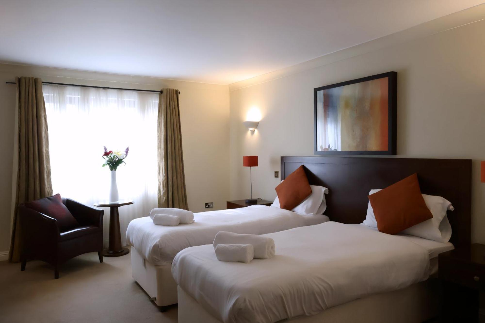 Hustyns Hotel Saint Wenn Bagian luar foto