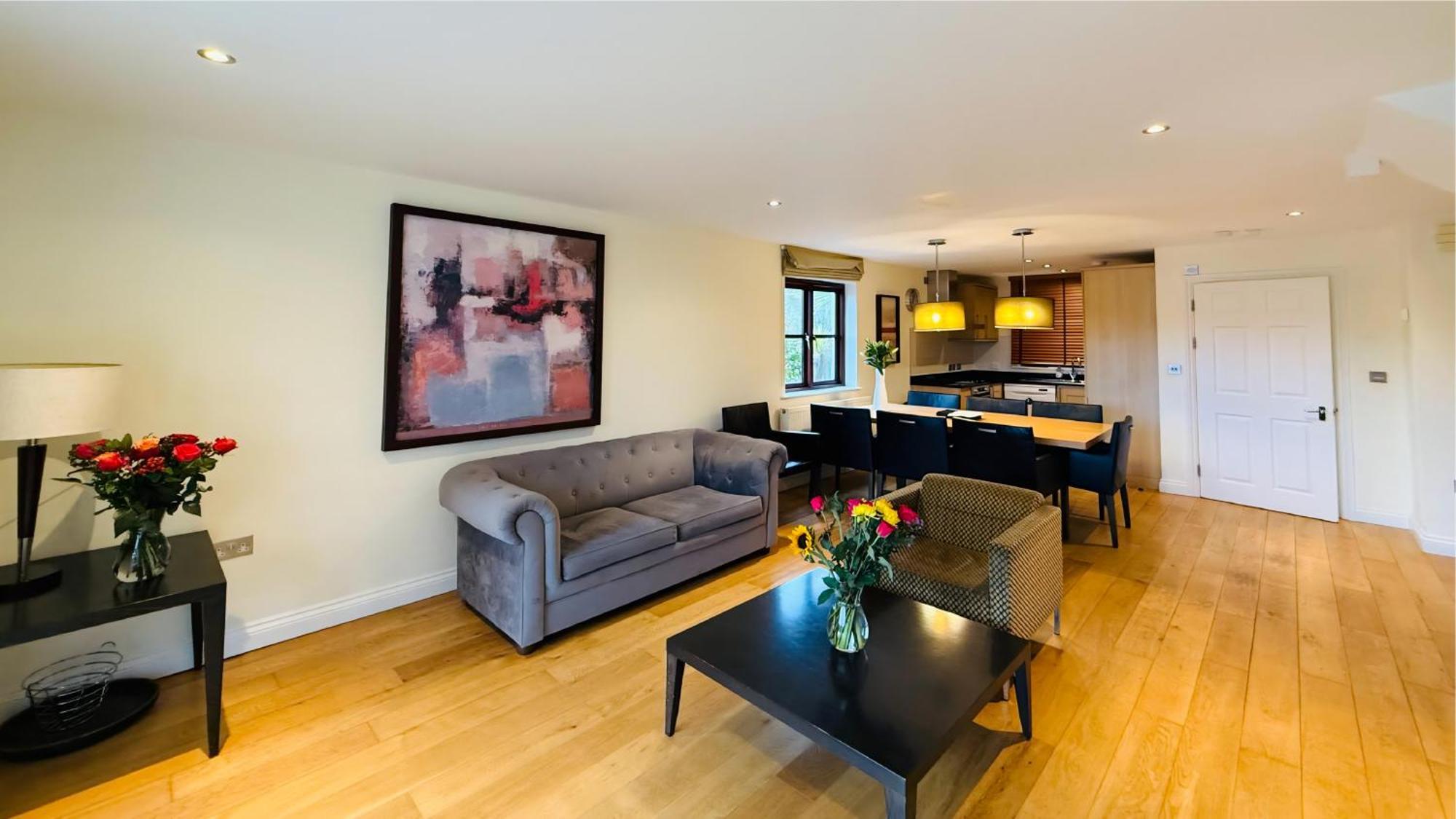 Hustyns Hotel Saint Wenn Bagian luar foto
