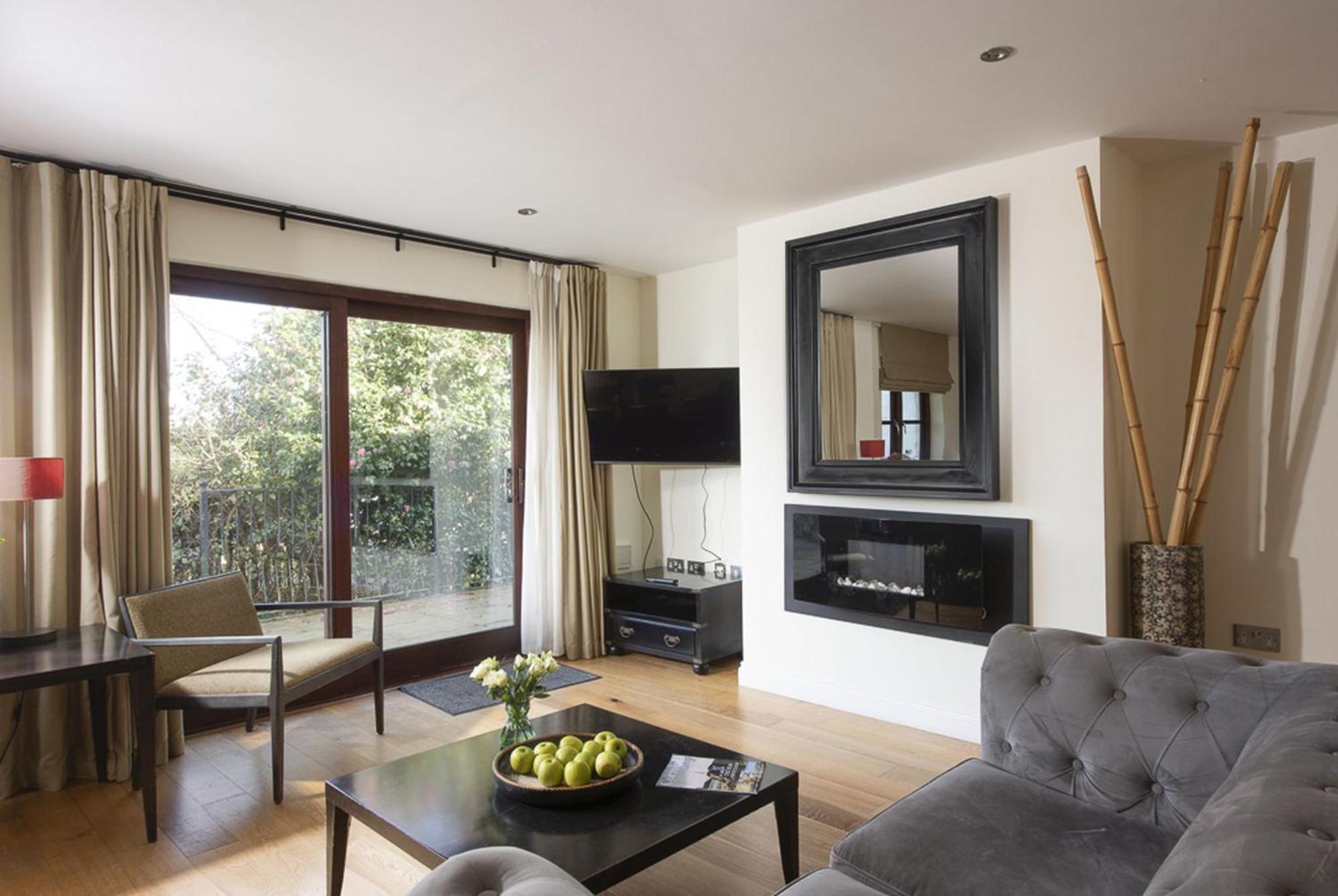 Hustyns Hotel Saint Wenn Bagian luar foto